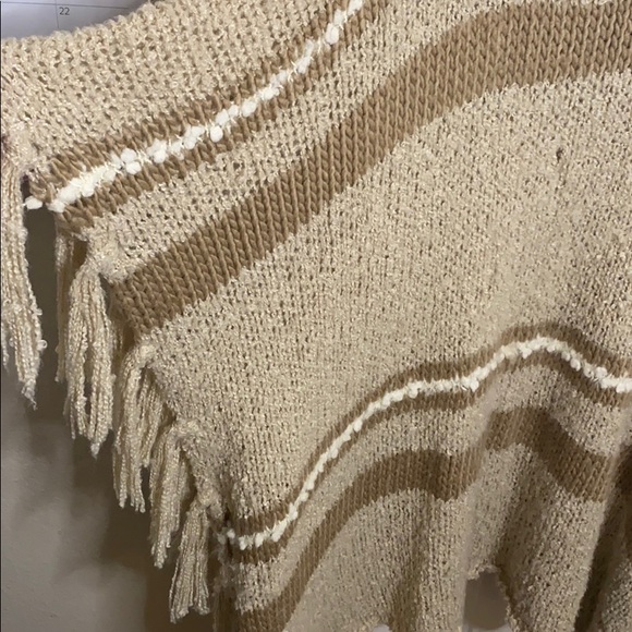 Oversized short sleeve tassel sweater - Picture 3 of 3